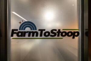 Farm To Stoops logo